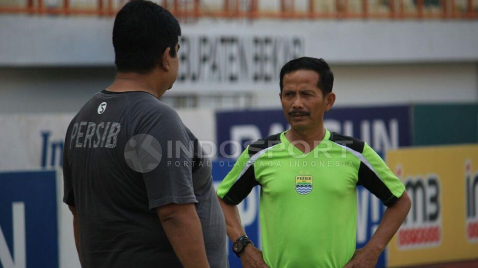 Djadjang Nurdjaman (Pelatih Persib Bandung). Copyright: © Muhammad Ginanjar/Indosport
